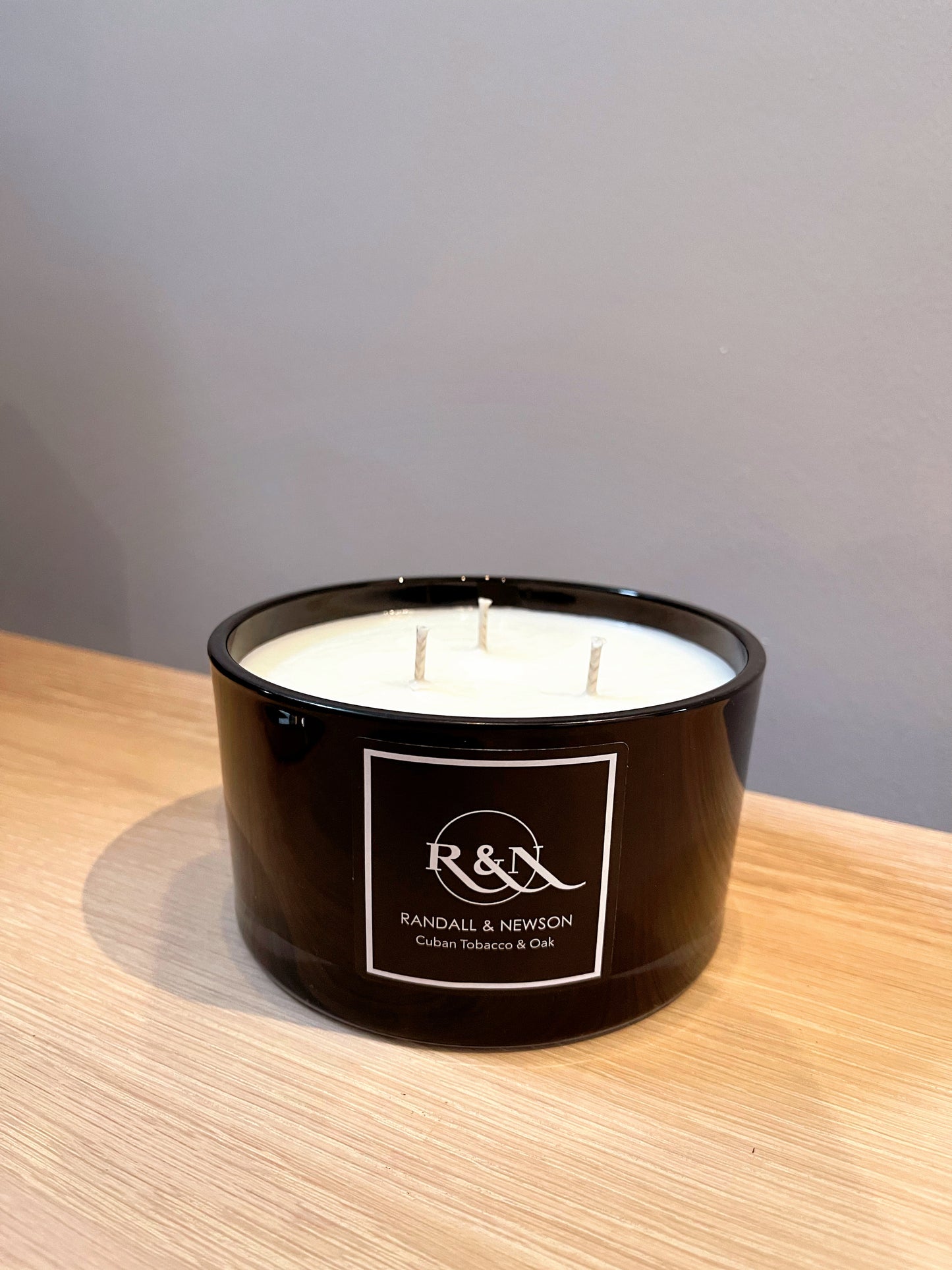 Cuban Tobacco & Oak Candle